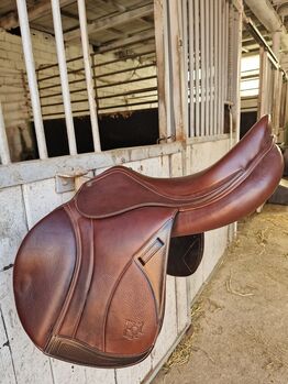 Verkaufe  Spring Sattel Equiline Q1, Equiline  EQ 1 , Jennifer Boxbücher , Jumping Saddle, Schwalmtal