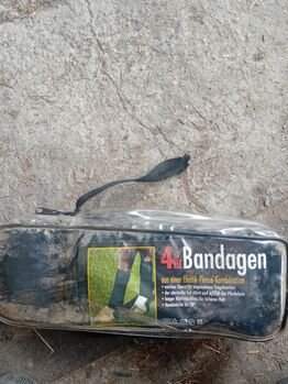 Vier Bandagen Unbekannt  Bandagen