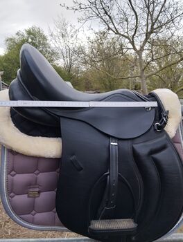 VS Sattel Horka Picasso 17,5 Zoll / 33 Kammer neuwertig, Horka Picasso , Conny, All Purpose Saddle, Krostitz 