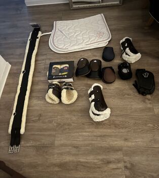 Wegen Aufgabe des Reitsports alles zu verkaufen! Preis VB, Animo, Kingsland,Zandona usw. Reitsportartikel, Sandra, Sonstiges, Berge