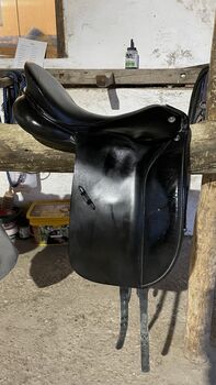 Gut erhaltener Dressursattel, Sattlerei Otto Schuhmacher, Elena Lohberger, Dressage Saddle, Graz