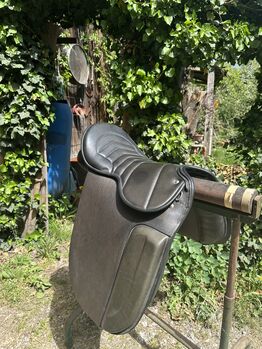 Wembley International Dressage Saddle 18” – Excellent Condition, Wembley International , Sabrina, Dressage Saddle, Kufstein