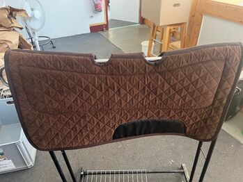 Westernpad aus braunem Cord - neu