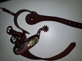 Westernsporen mit Riemen