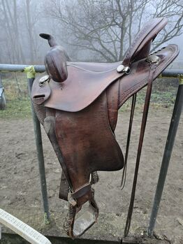 Westernsattel Round Skirt