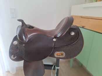 Westernsattel braun 16 Zoll Hafi White Star
