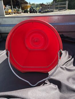 Futtereimer mit Henkel