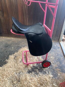 Wintec 17.5 black dressage Isobel werth saddle Wintec Dressage 