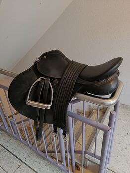 Wintec 250 VS 17,5" gebraucht, Silvia , All Purpose Saddle, Berlin 