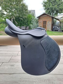 Wintec 250 VS Sattel 17" mit verstellbarem Kopfeisen Wintec