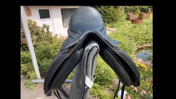 Wintec 500 Dressursattel, 18 Zoll, V-Gurtung, Wintec 500, Sandra, Dressage Saddle, Köln