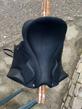 Wintec Contourbloc Dressursattel 18“ Wintec 