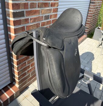Wintec Dressursattel 17 Zoll mit Zubehör Wintec Dressursattel
