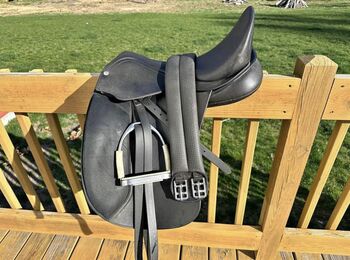 Wintec Dressage Saddle 18 Inch Wintec  Dressage 