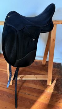 Wintec Isabell Werth Dressursattel// 17,5 Zoll // HART System Wintec  Isabell Werth 