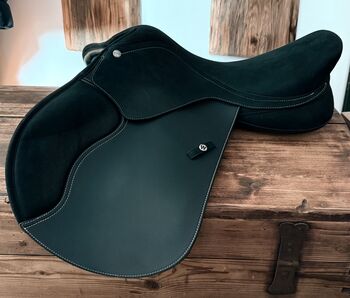 Wintec Pro Jump Springsattel / 16 Zoll / HART SYSTEM Wintec  Pro Jump