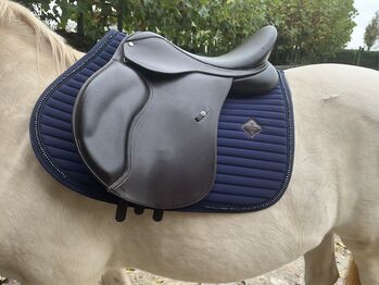 Wintec saddle 17 inch, Wintec , Zoe Splinter, Siodła skokowe, Hoorn