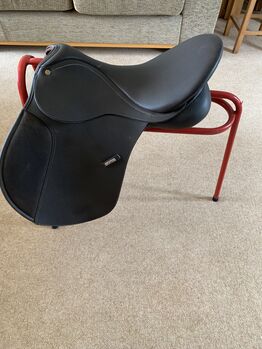 Wintec Saddle for sale, Wintec CAIR , Carroll McDonald , All Purpose Saddle, Bathgate