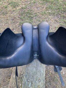 Wintec straight cut cair 17inch saddle Wintec