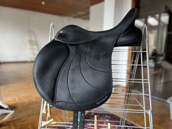 WintecLite Hart D‘Lux VS, Schwarz, 17“/43cm inklusive Zubehör, Wintec WintecLite Hart D‘Lux VS, Katja, Vielseitigkeitssattel (VS), Dinslaken