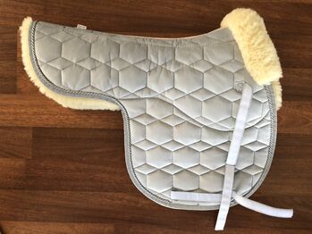 wNEU L VS Mattes Lammfell Satteldecke Reflex Schabracke Reflex L VS, Mattes Satteldecke , Yvonne , Saddle Accessories, Wächtersbach 