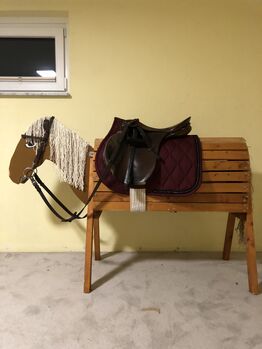 Holzpferd mit Zubehör zu verkaufen, Lina , Reflective Horse Wear, Wuppertal 