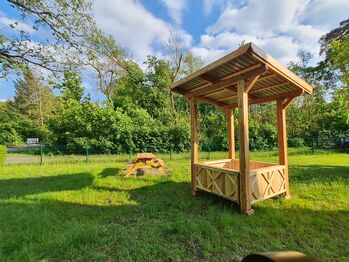 Premium-Heuraufe aus Lärche & gehobeltem Kiefernrauspund – passend für ca. 4-6 Pferde, Spreewälder Holzschmiede , Tobias, Siatki na siano i worki na siano, Lübben
