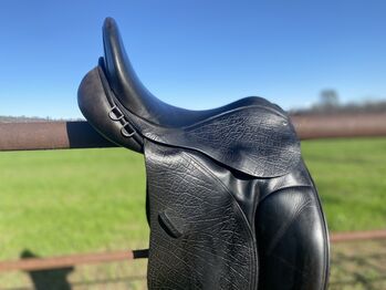 Youth County Dressage Saddle, County, Maria Chamberlin, Dressage Saddle, Redding 