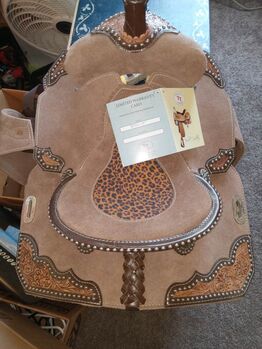 Youth Double T Cheetah Print Barrel Saddle Double T ROUGH OUT BARREL STYLE SADDLE WITH CHEETAH PRINTED INLAY