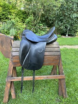 Sattel Avantgarde schwarz 16“ in gepflegtem Zustand, Avantgarde , Verena, Dressage Saddle, Oberhausen