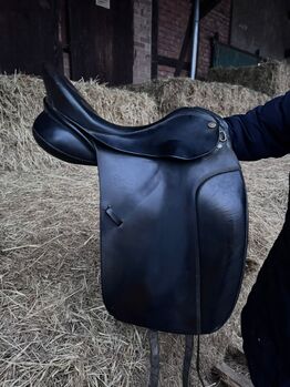 Sattel Sommer Diplomat 17 Zoll, Kammerweite 30, Sommer  Diplomat, Chris Scheffler, Dressage Saddle, Stapelburg