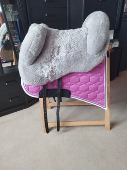 Mattes Fell Sattel, Mattes Fellsattel, Sabrina, Lambskin Pad, Seewald