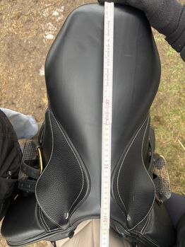 Sattel VS schwarz mit Steigbügelriemen Fouganza Fouganza