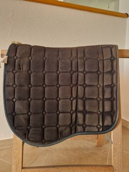 Schabracke dunkelgrün Felix bühler 