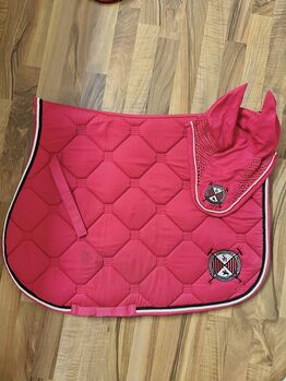 Schabracke mit passender Fliegenhaube von Showmaster, Showmaster, Anna Thanbauer, Dressage Pads, Hallwang