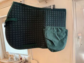 Schabracke mit Taschen