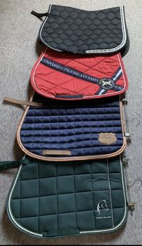 Schabracken vs, Hv Polo, Cheval de Luxe, Horsefriends, Felix Bühler…, Mörixbauer , Dressage Pads, Steinhart 