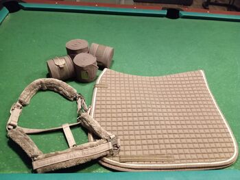 Eskadron Set Eskadron  Dl Schabracke, Bandagen und Halfter 