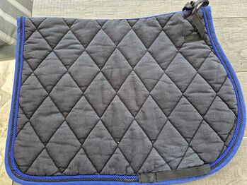 Schwarze Schabracke von Jockey mit Blauen Kordelrand in der Größe  VS ab.