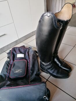 Schwarze Stiefel, Petrie, Sandra V. , Riding Boots, Rosendahl 