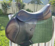 17.5 Wool Flocked Fairfax Jump Saddle Fairfax Classic Jump Saddle