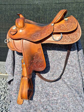 Beautiful Rocking R western saddle - 16 inch Rocking R 2736