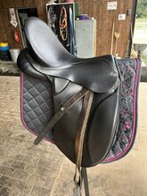 Dressursattel 18“ DT Saddlery