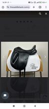 Dressage saddle