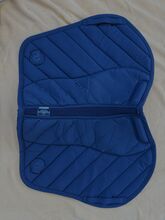 Eskadron Spring Sattelunterlage Softshell Platinum - mit Grip dunnkelblau Eskadron Eskadron Spring Sattelunterlage Softshell Platinum