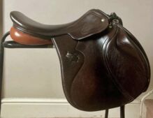 Gorgeous and Unique 2 tone jump saddle. perfect for hunting! The English Riding Saddle Company 