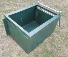 Hartog Futterbox XL; Heubox, Slow Feeder, Wandraufe Hartog Futterbox XL , Wandraufe, Slow Feeder