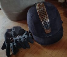 Fougenza Reithelm und Handschuhe FOUGENZA