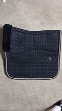 Kentucky Dressur Schabracke schwarz mit schwarzem Fell Kentucky
