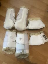 Le Mieux white fluffy boot set Le Mieux, Eskadron 